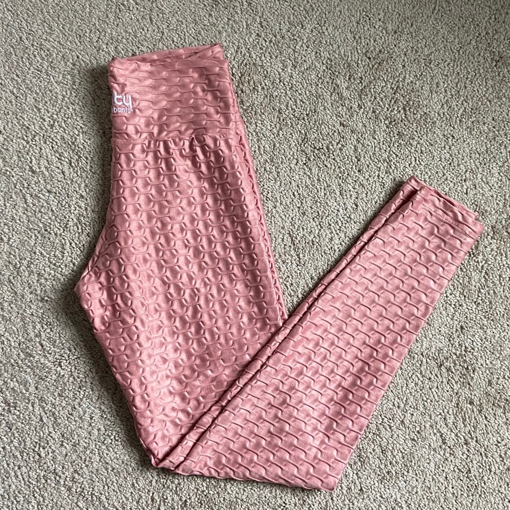 Booty by Brabants Pink Textured Scrunch Leggings